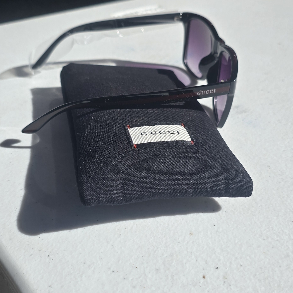 Gucci Black Frame Sunglasses with Purple Tint - Picture 3 of 6